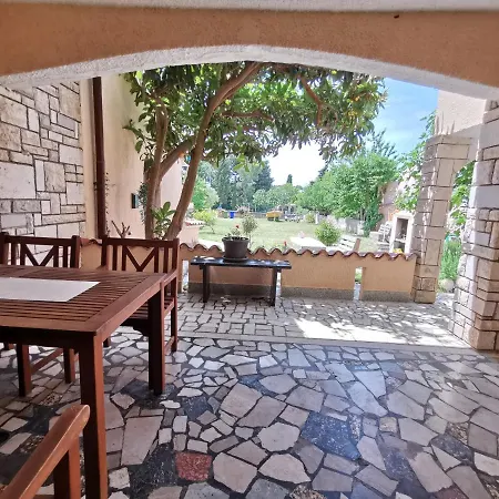 Apartman Koin *